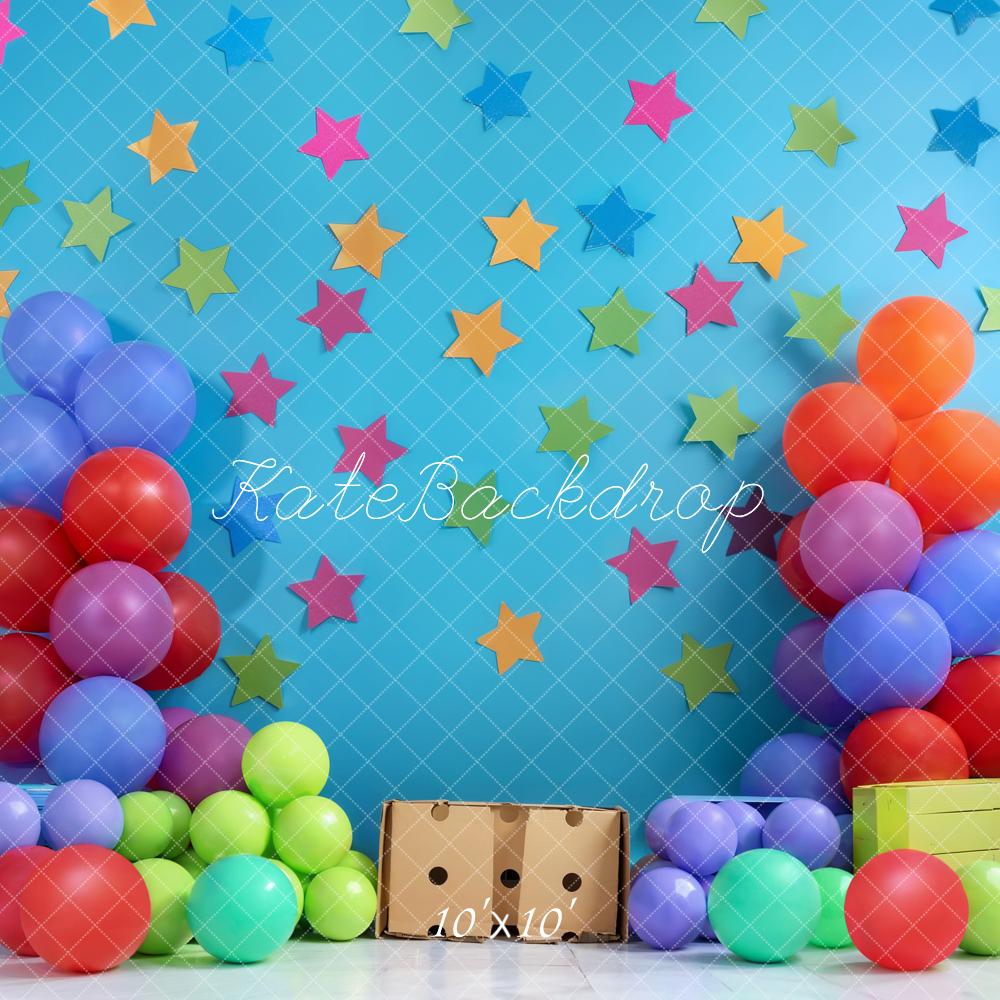 Pastel y Desordenado ¡Fiesta de Aplastamiento de Pastel de Cumpleaños de Verano con Globos y Estrellas de Colores Fondo de Pared Azul!