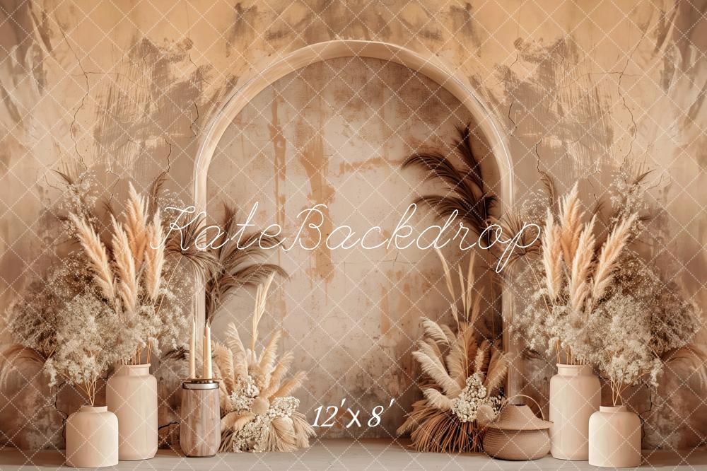 Fondo de pared en forma de arco en tono beige oscuro de estilo bohemio vintage diseñado por Patty Robert.