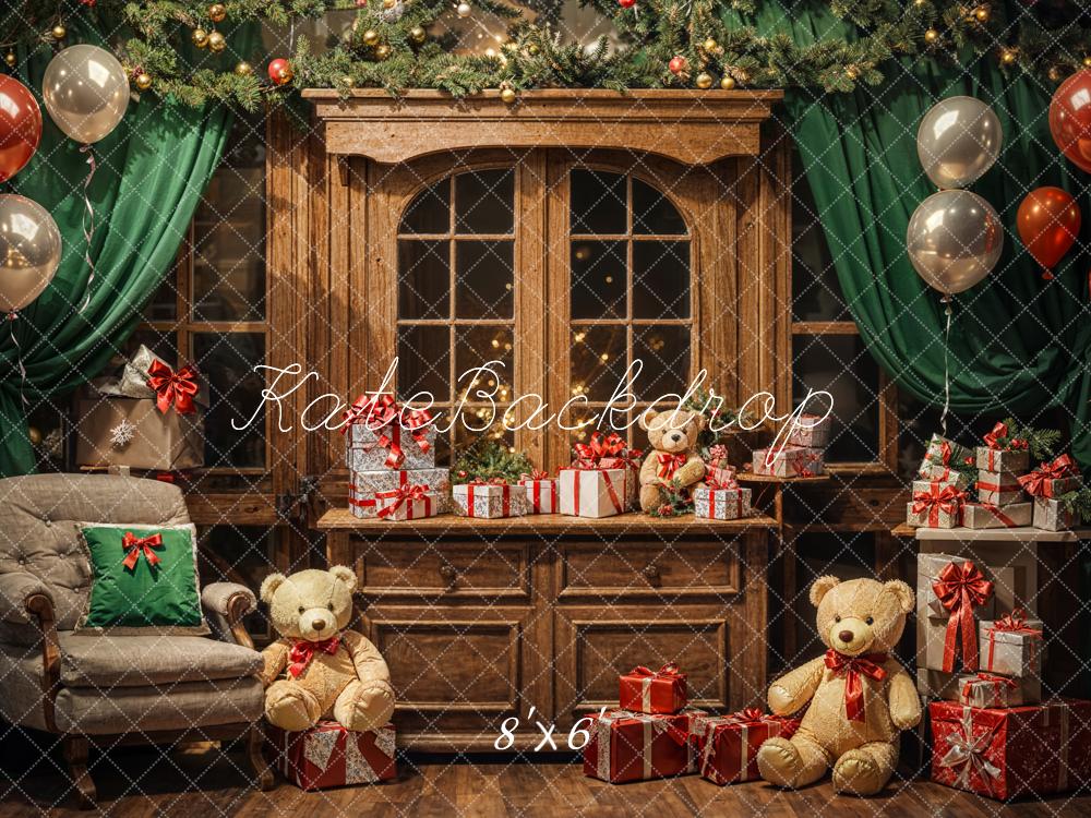 Kerstballon-cadeau met teddybeer groene gordijnen bruine kast achtergrond ontworpen door Emetselch