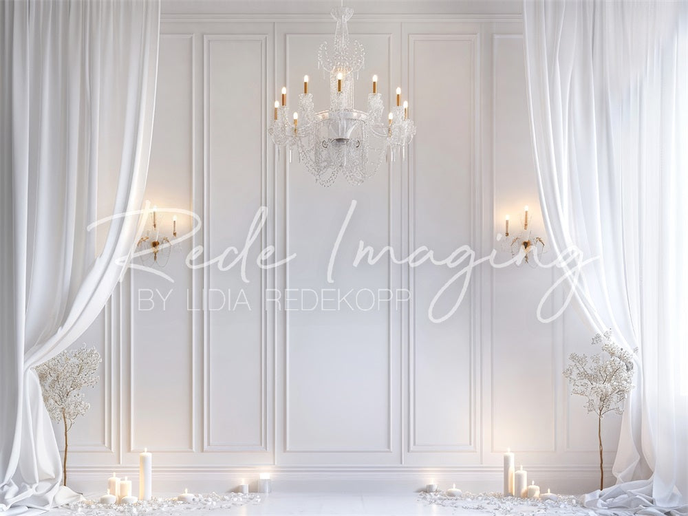 Fondo de cortina blanca y candelabro retro y elegante diseñado por Lidia Redekopp