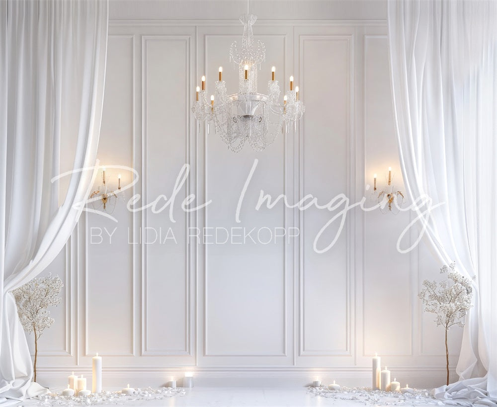 Fondo de cortina blanca y candelabro retro y elegante diseñado por Lidia Redekopp