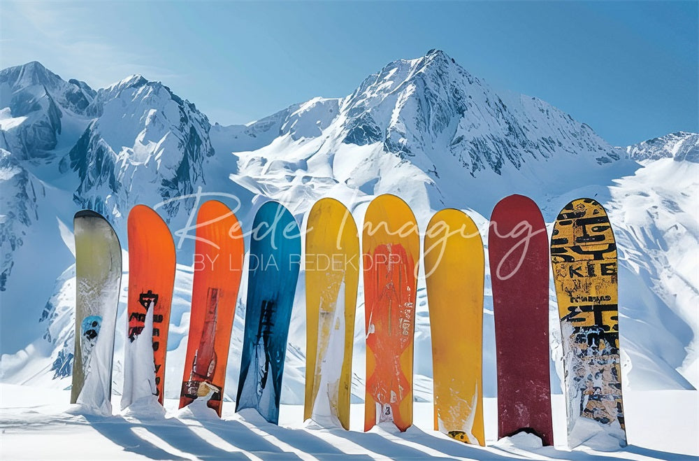 Fondo de snowboard colorido de la montaña nevada al aire libre en invierno diseñado por Lidia Redekopp