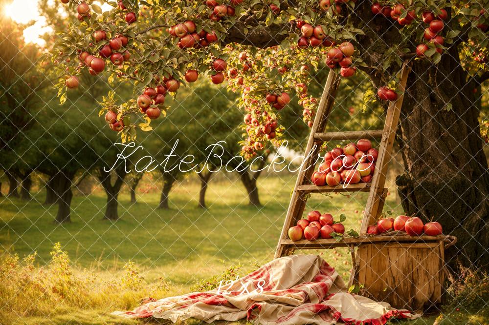 Backdrop de huerto de manzanas rojas al aire libre en otoño en el bosque, Diseñado por Emetselch