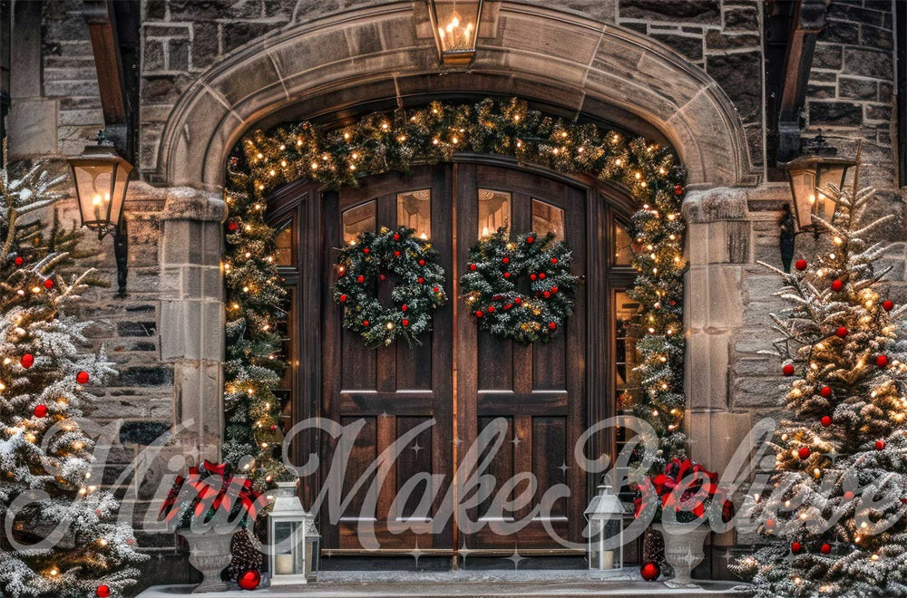 Porta del castello in pietra arcuata marrone natalizia progettata da Mini MakeBelieve