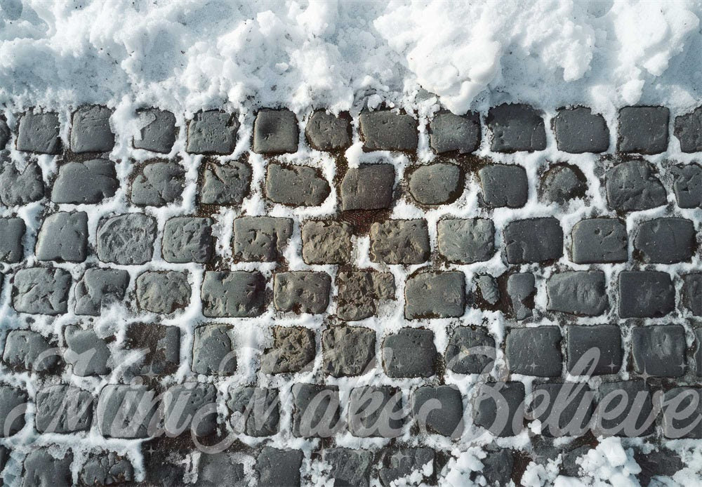 Winter Snow Gray Cobblestone Floor Achtergrond Ontworpen door Mini MakeBelieve