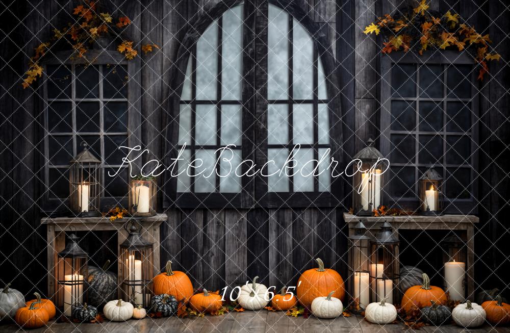 Puerta de arco de madera negra con calabazas de Halloween diseñada por Emetselch