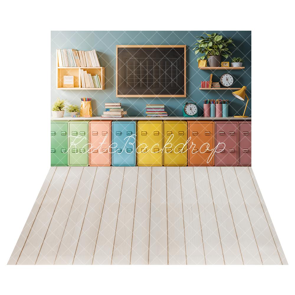 Back to School Kleurrijke Kluisjes Schoolbord Foto Achtergrond+Apricot Houten Vloer Foto Achtergrond Designed by