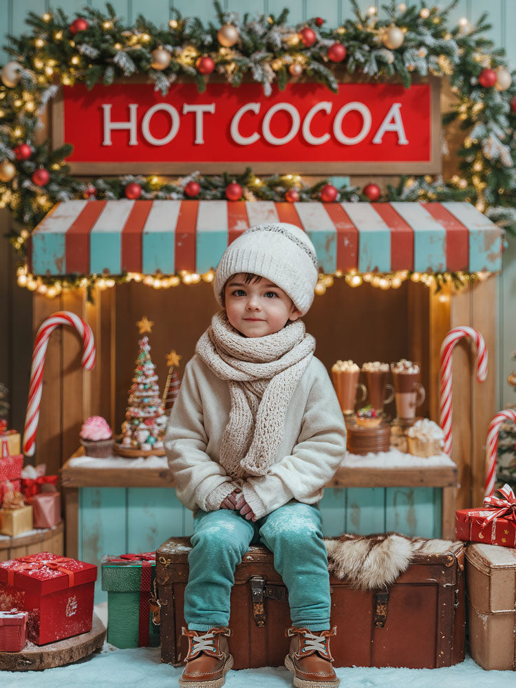 Stand de Chocolate Caliente de Árbol de Navidad Blue Backdrop Designed by Emetselch