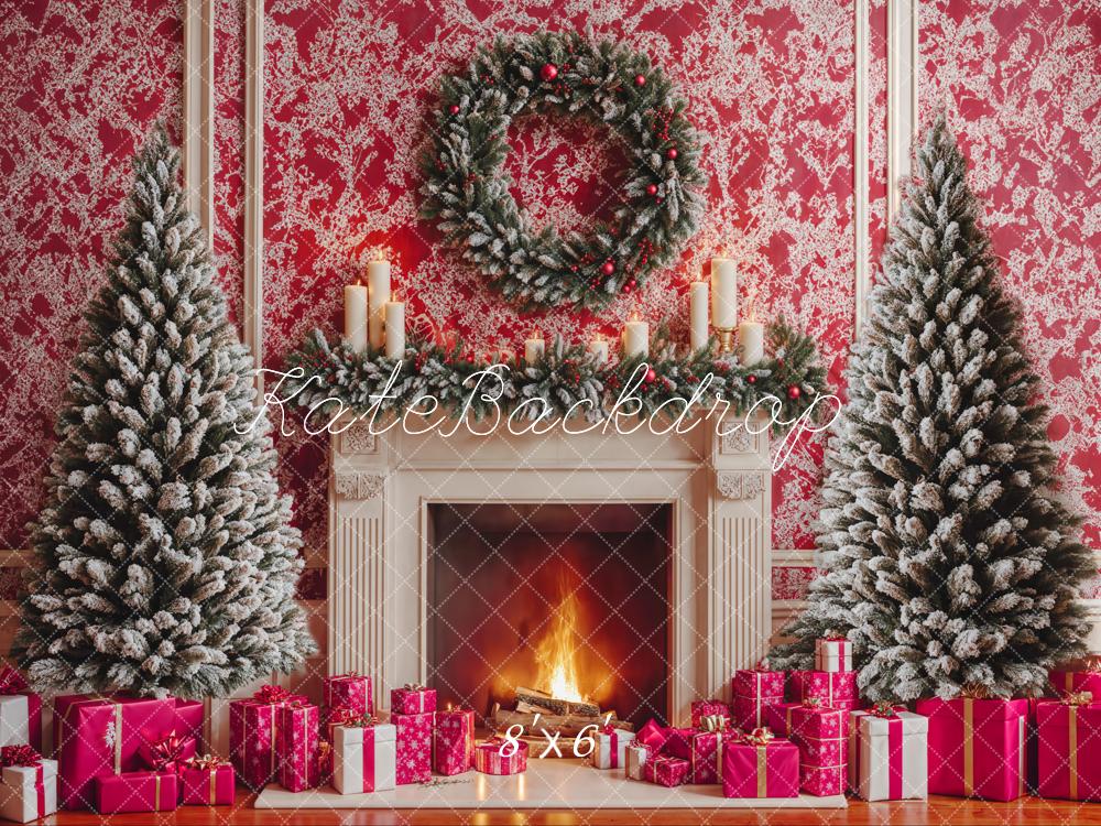 Fondo de pared impreso rojo de árbol de Navidad y chimenea diseñado por Emetselch