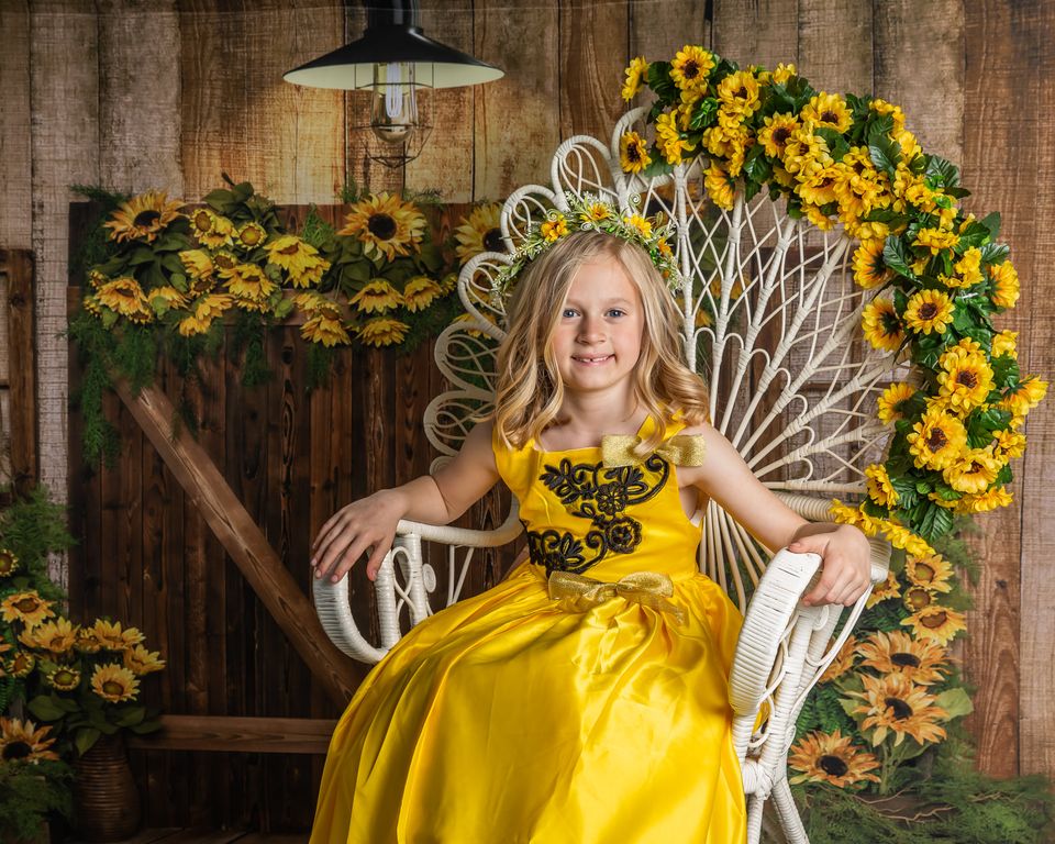 Zomer Zonnebloemen Houten Deur Foto Achtergrond Ontworpen door Emetselch