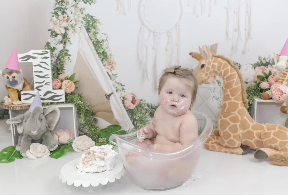 Fotografía de recién nacidos con accesorios de bañera transparente