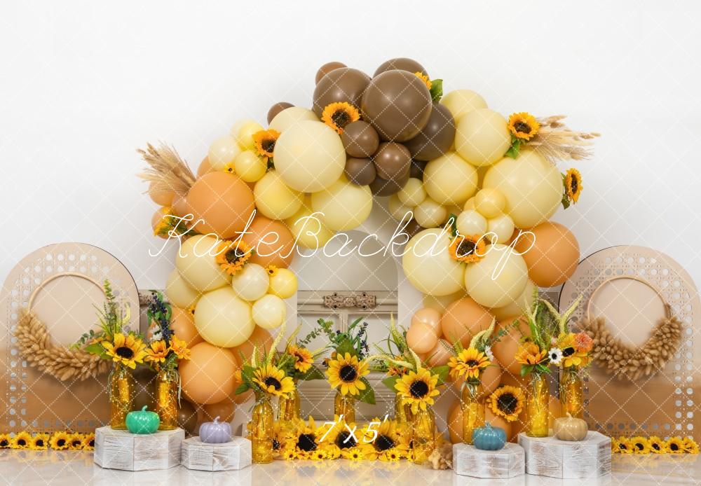 Cake Smash Fall Zonnebloem Ballonboog Foto Achtergrond Designed by Mini MakeBelieve