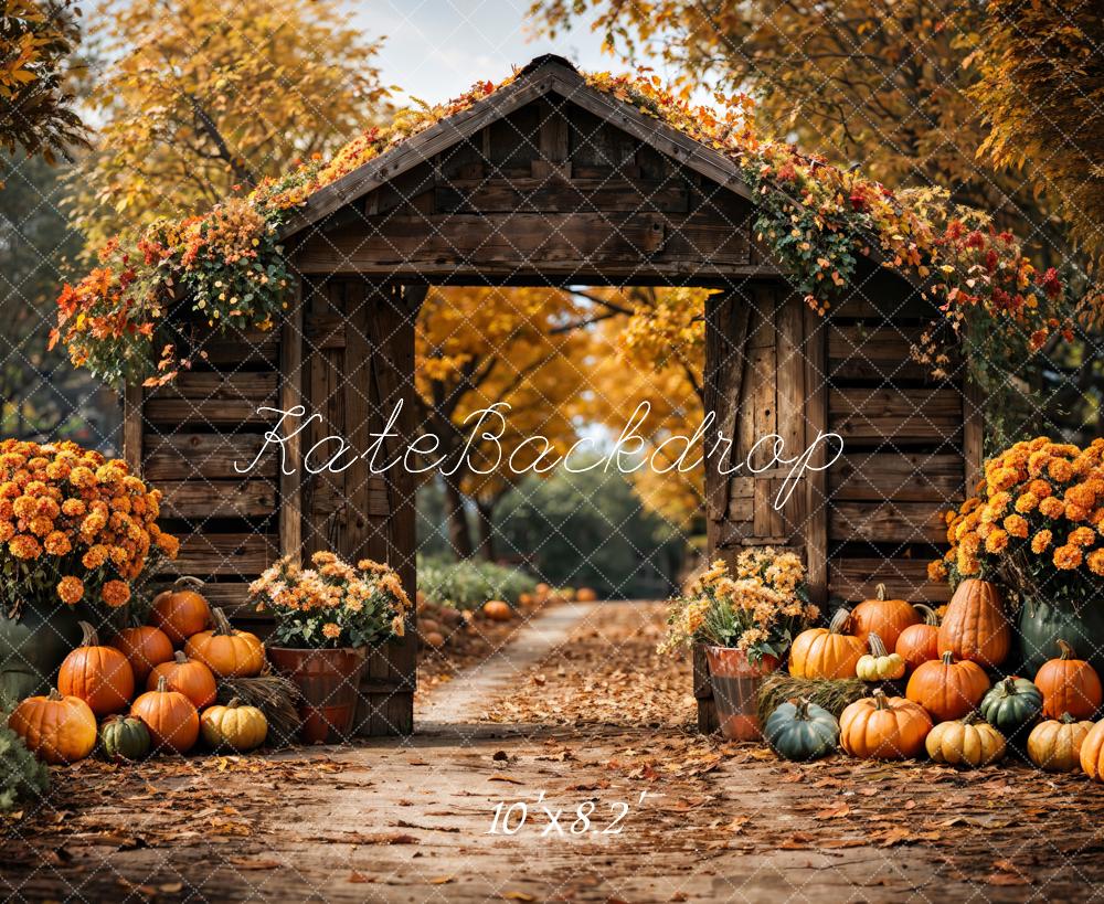 Fondo de puerta de granero marrón de calabaza en el bosque de otoño diseñado por Emetselch