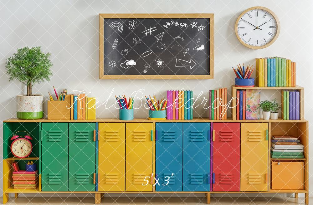 Back to School Kleurrijke Lockers Schoolbord Boeken Foto Achtergrond Designed by Emetselch