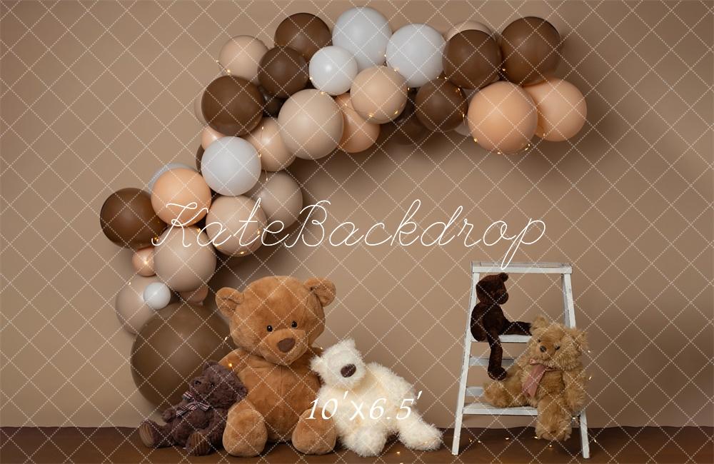 Fondo de globos de aplastamiento de pastel de oso de peluche