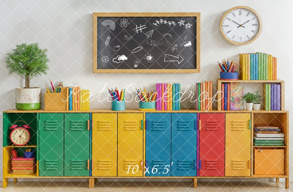 Back to School Kleurrijke Lockers Schoolbord Boeken Foto Achtergrond Designed by Emetselch