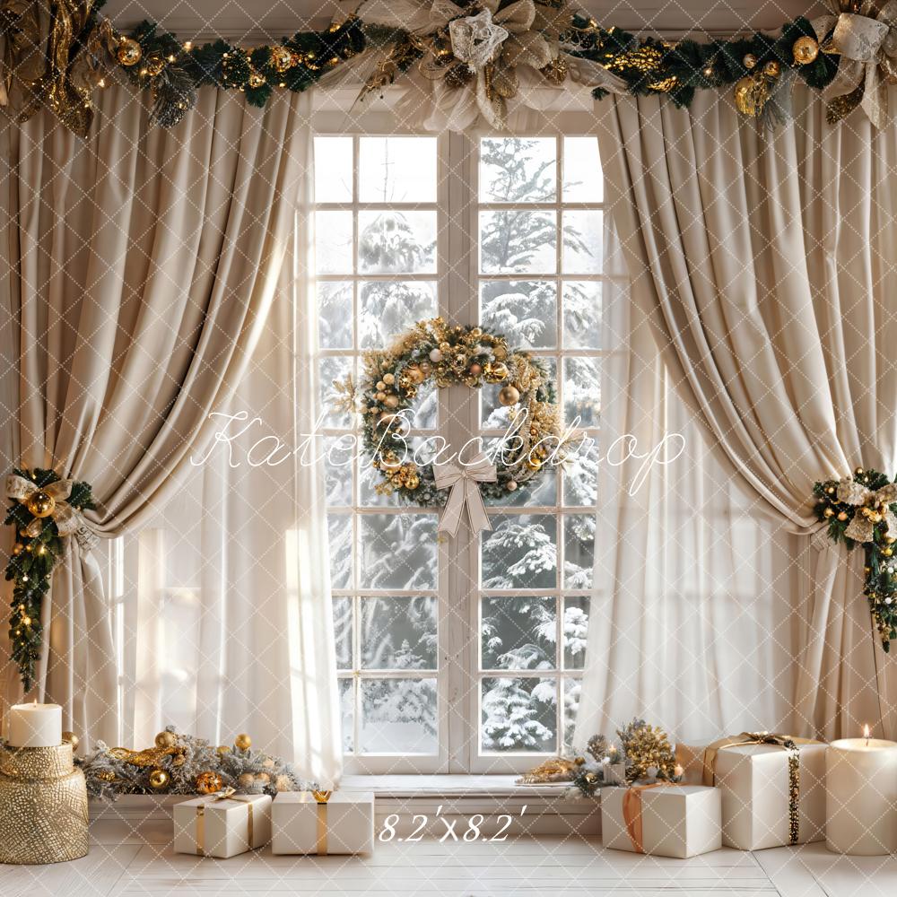 Fondo de ventana con cortina beige de Navidad y marco blanco diseñado por Emetselch