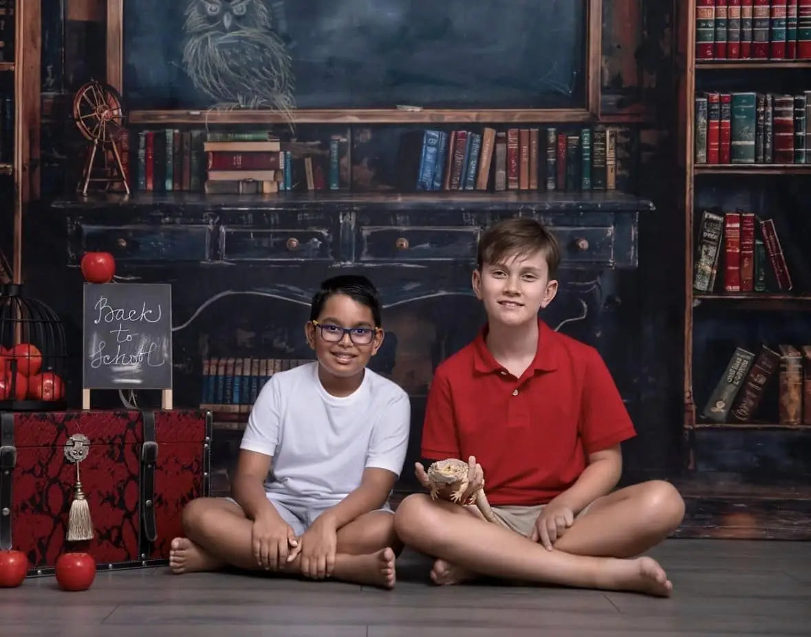 Terug naar school Zwart bord Boek Bureau Appel Foto Achtergrond Ontworpen door Emetselch