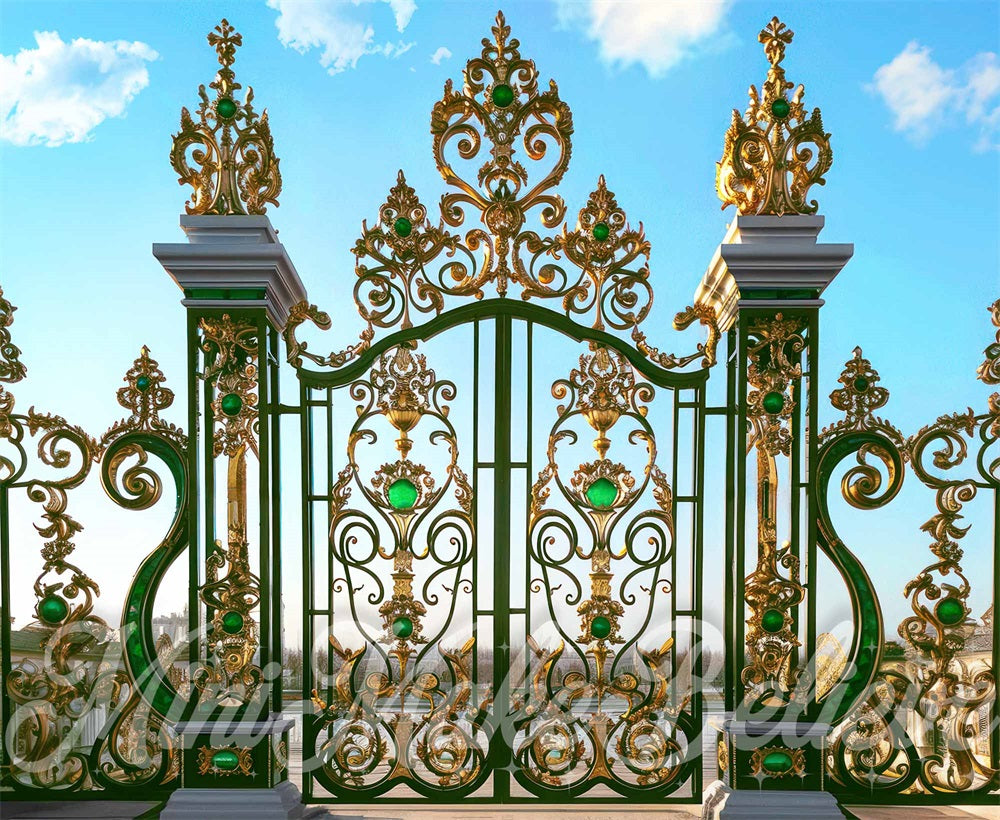 Wicked Golden Retro Floral Iron Gate achtergrond ontworpen door Mini MakeBelieve