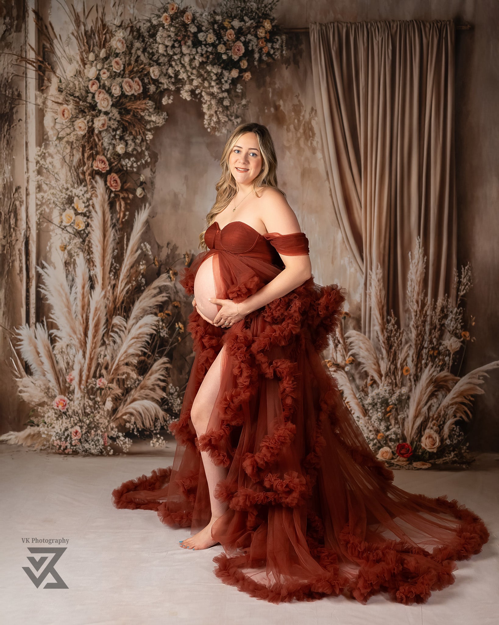 Vestido de maternidad para sesión de fotos con un solo hombro de malla