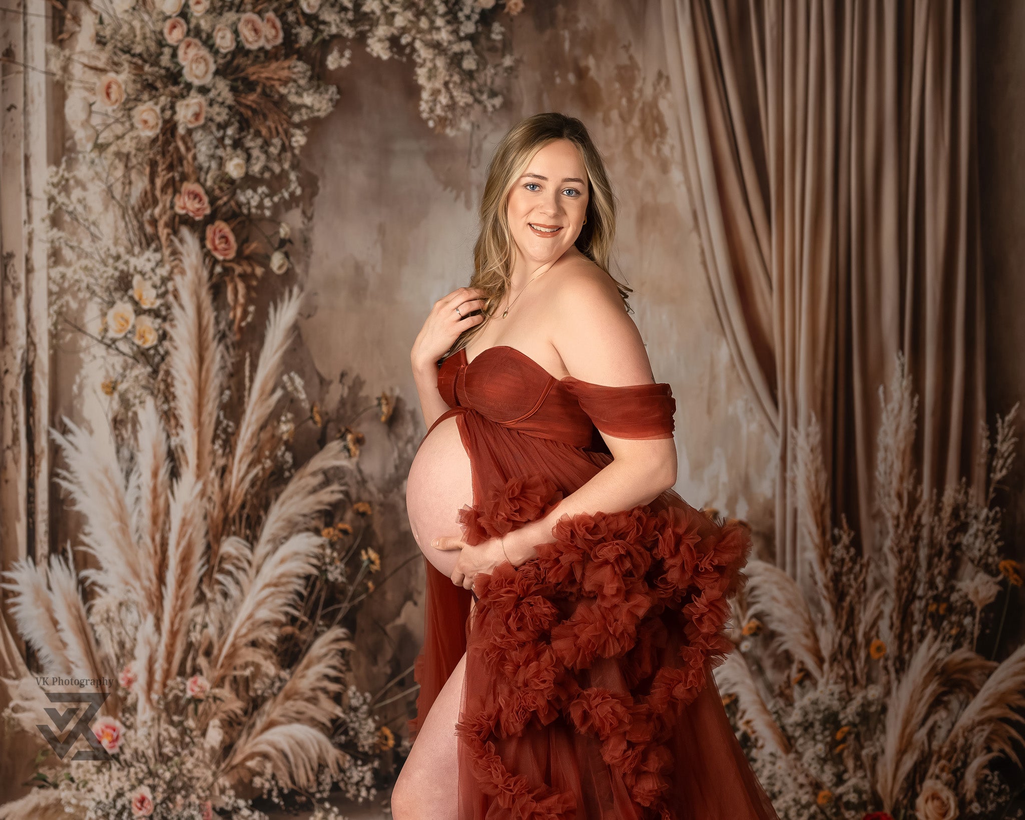 Vestido de maternidad para sesión de fotos con un solo hombro de malla