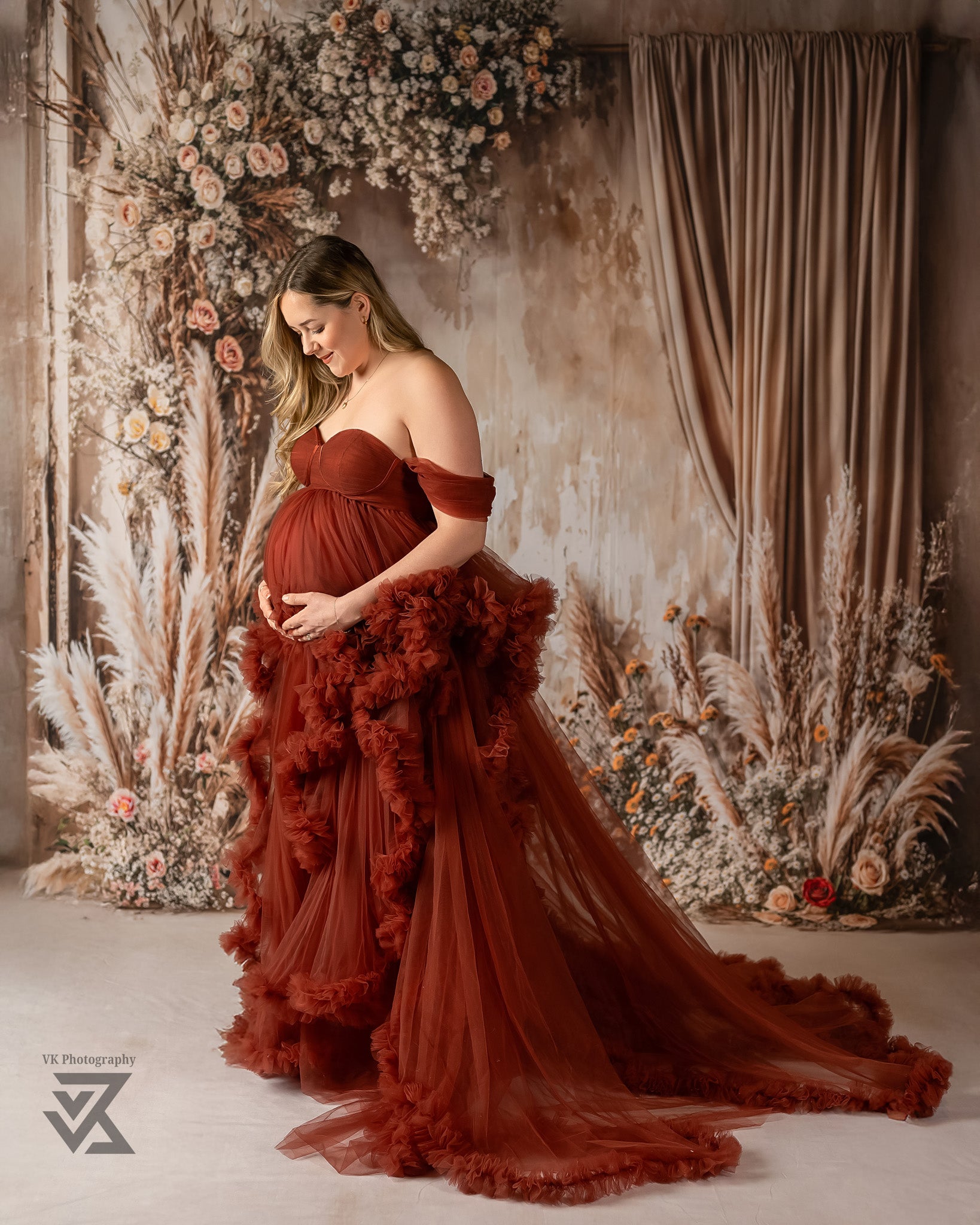 Vestido de maternidad para sesión de fotos con un solo hombro de malla