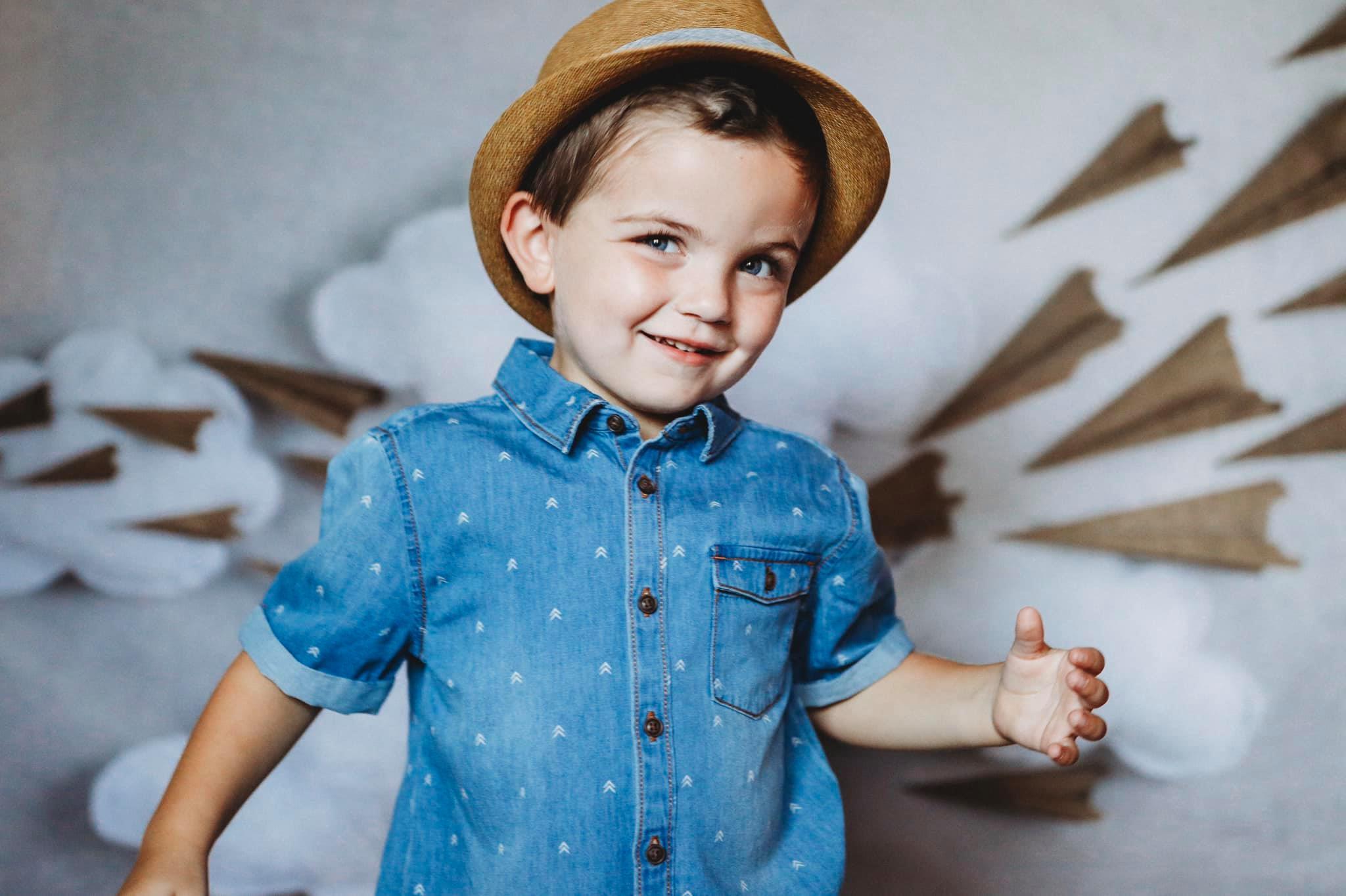 Katebackdrop£ºKate Paper Airplane with Clouds Children Backdrop for Photography Designed by Danette Kay Photography