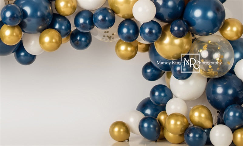 Fondo de guirnalda de globos azul marino y dorado diseñado por Mandy Ringe Photography