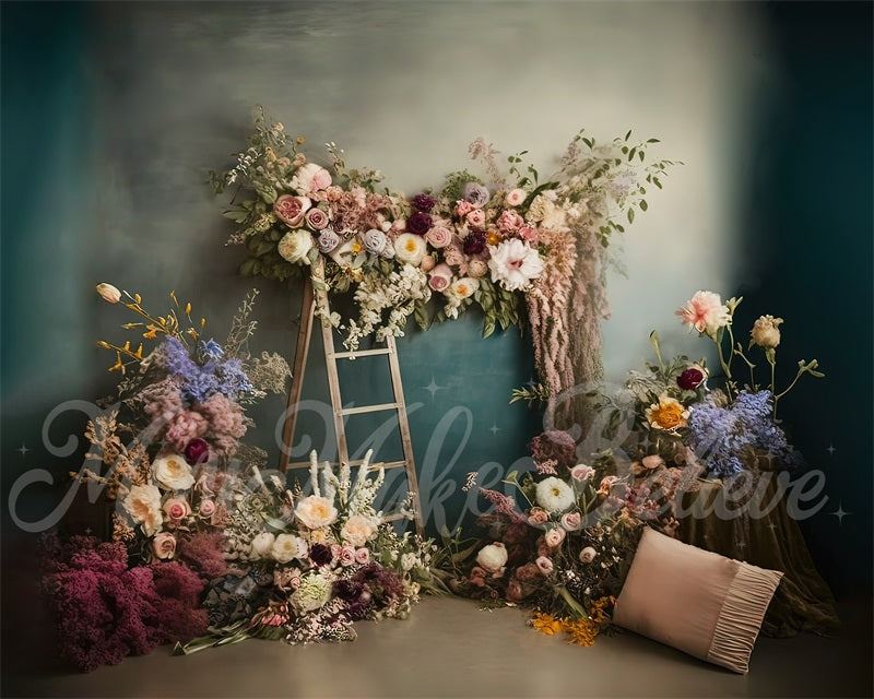 Schilderachtige bloemenkamer met gedroogde bloemenachtergrond ontworpen door Mini MakeBelieve