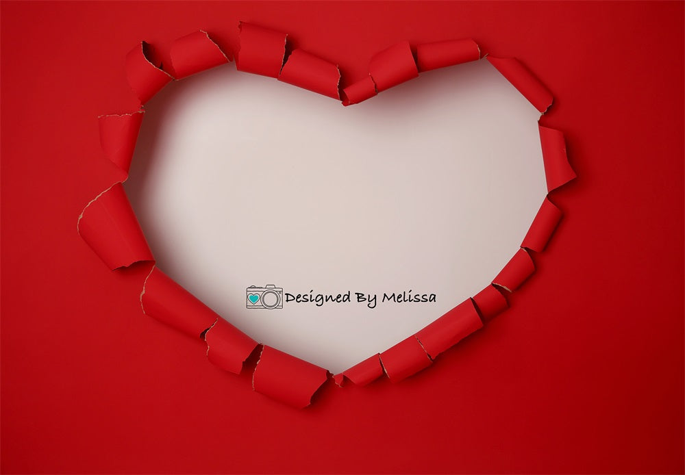 Valentijnsrode achtergrond met gescheurd hart ontworpen door Melissa King