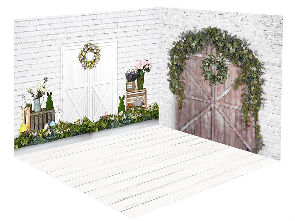Set per stanza con parete a mattoni bianchi, porta in legno, e piante verdi, dimensioni 8ftx8ft, 10ftx8ft, e 8ftx10ft.