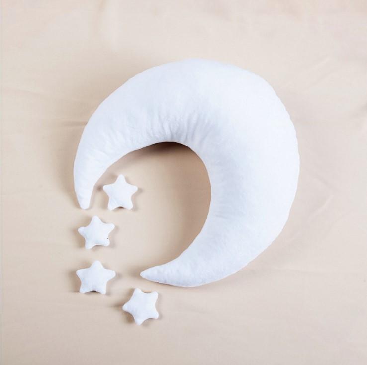 Crescent moon pillow fashion